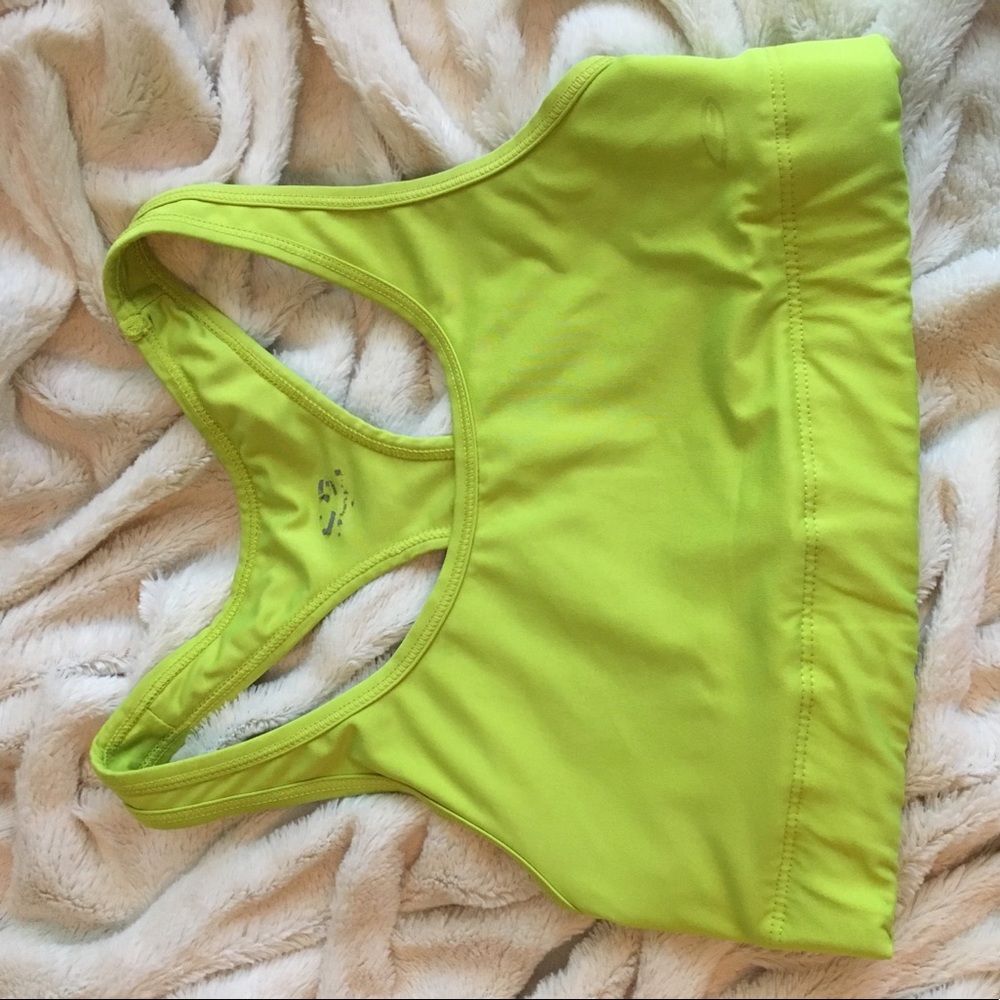 sports bra